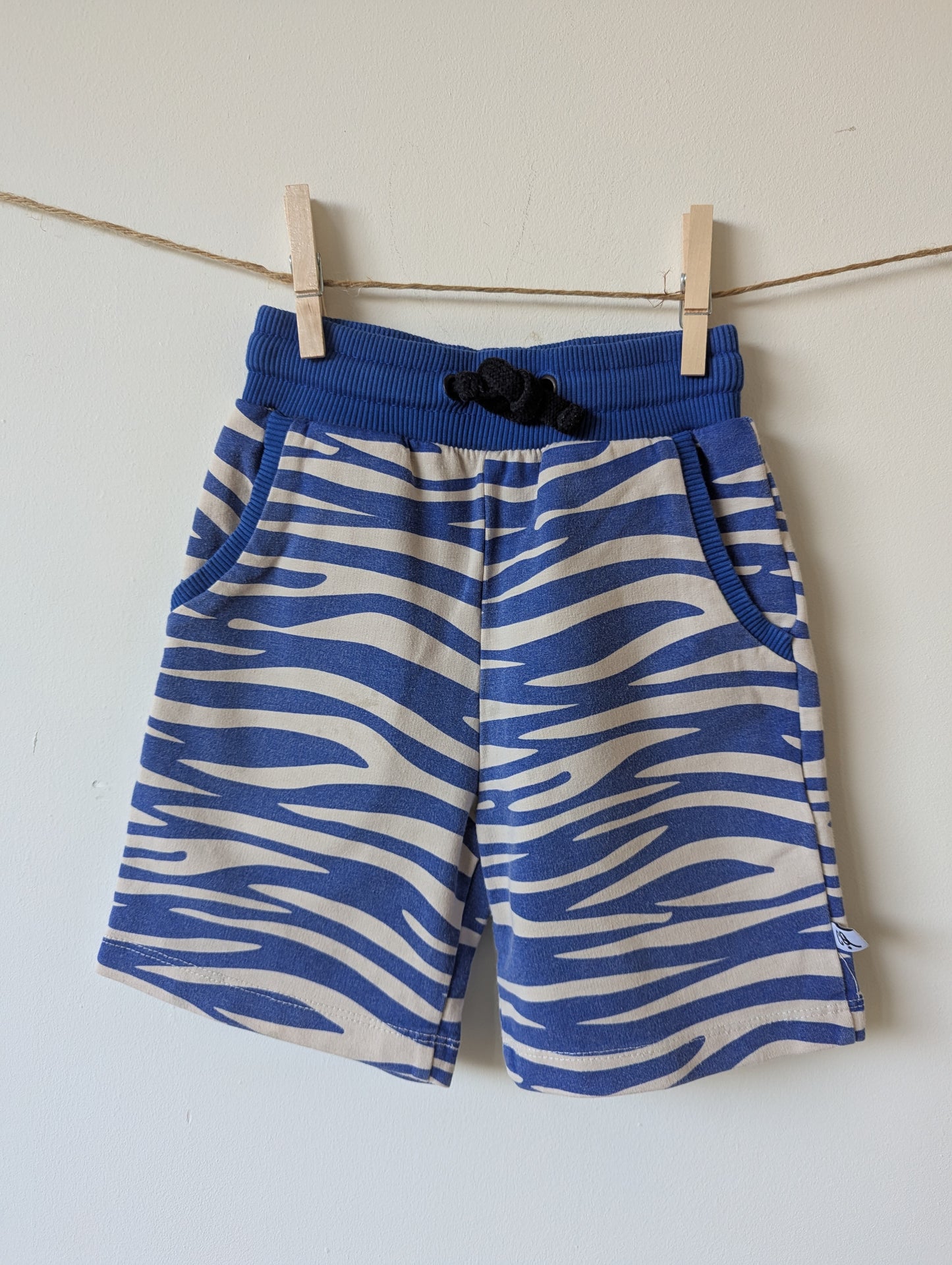 Korte broek - mt 98/104