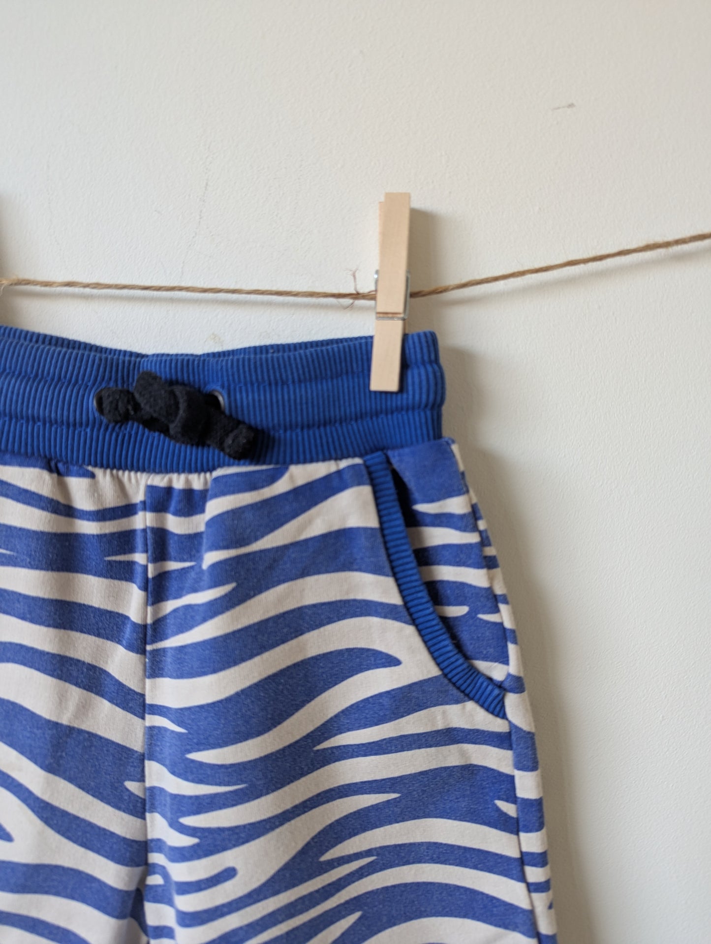 Korte broek - mt 98/104