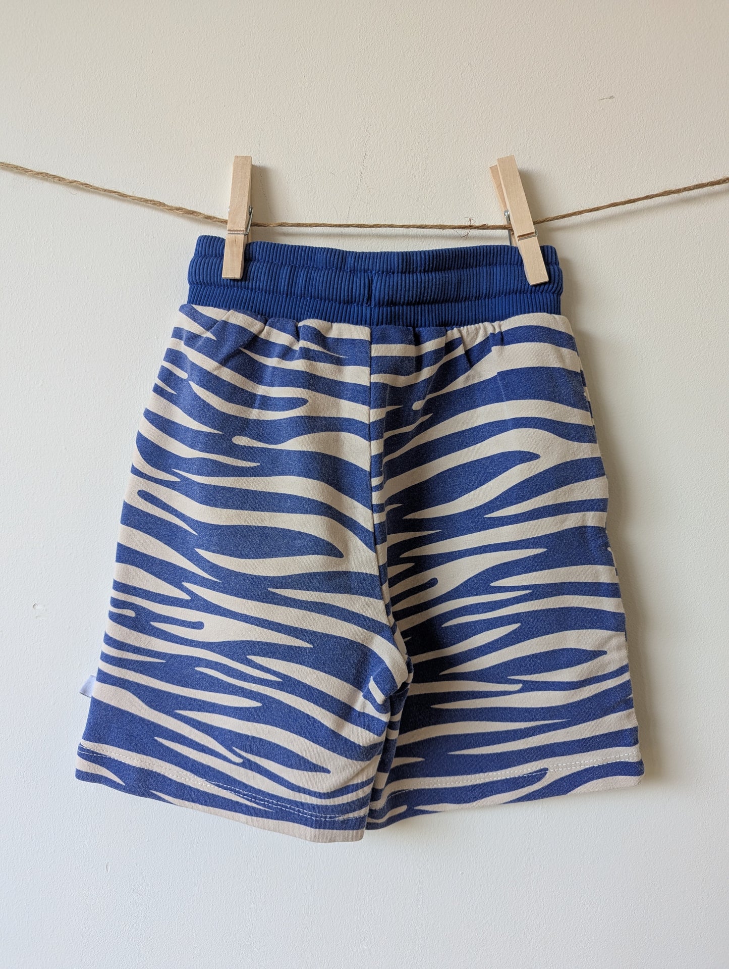 Korte broek - mt 98/104