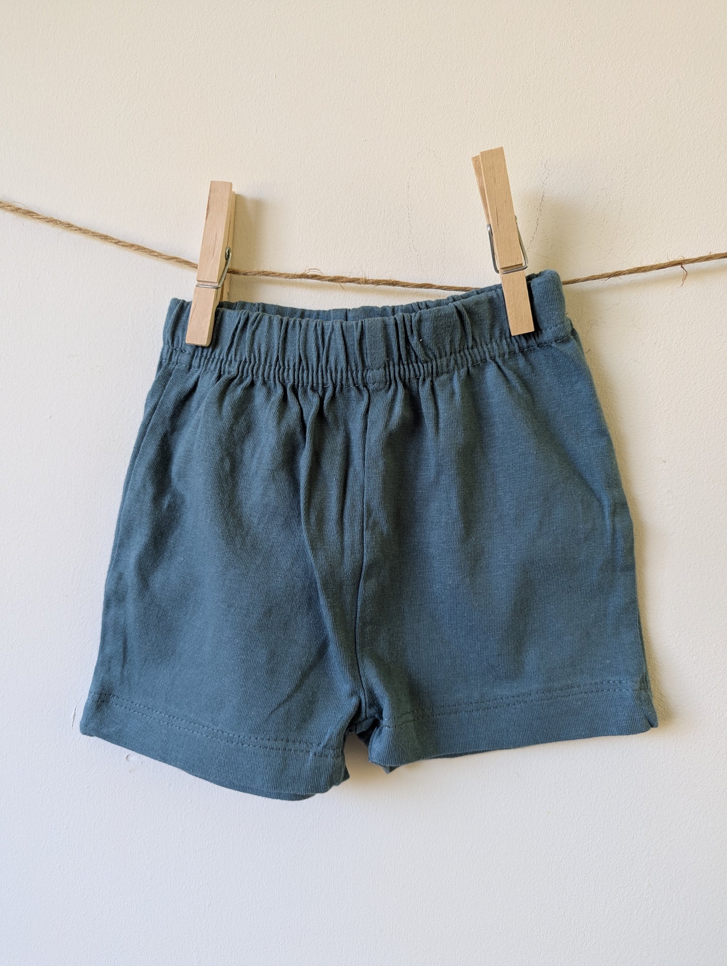korte broek - mt 68