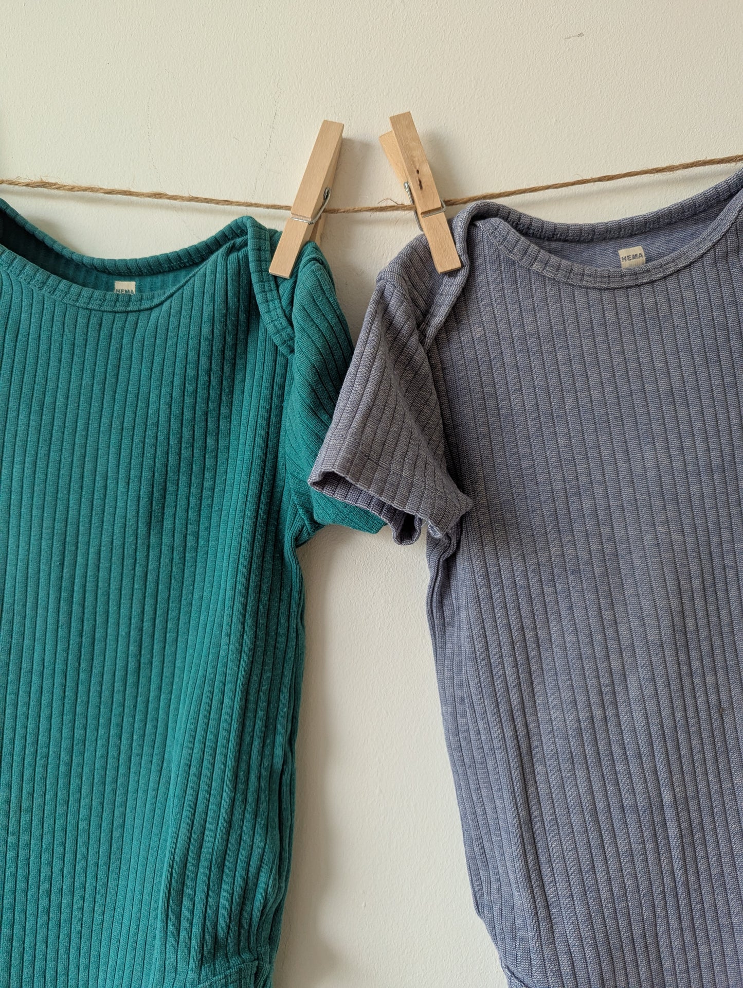 Twee rompers korte mouw - mt 86/92