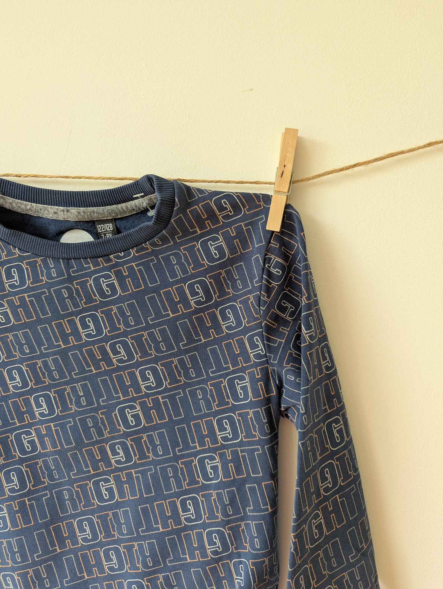 sweater -mt 122/128