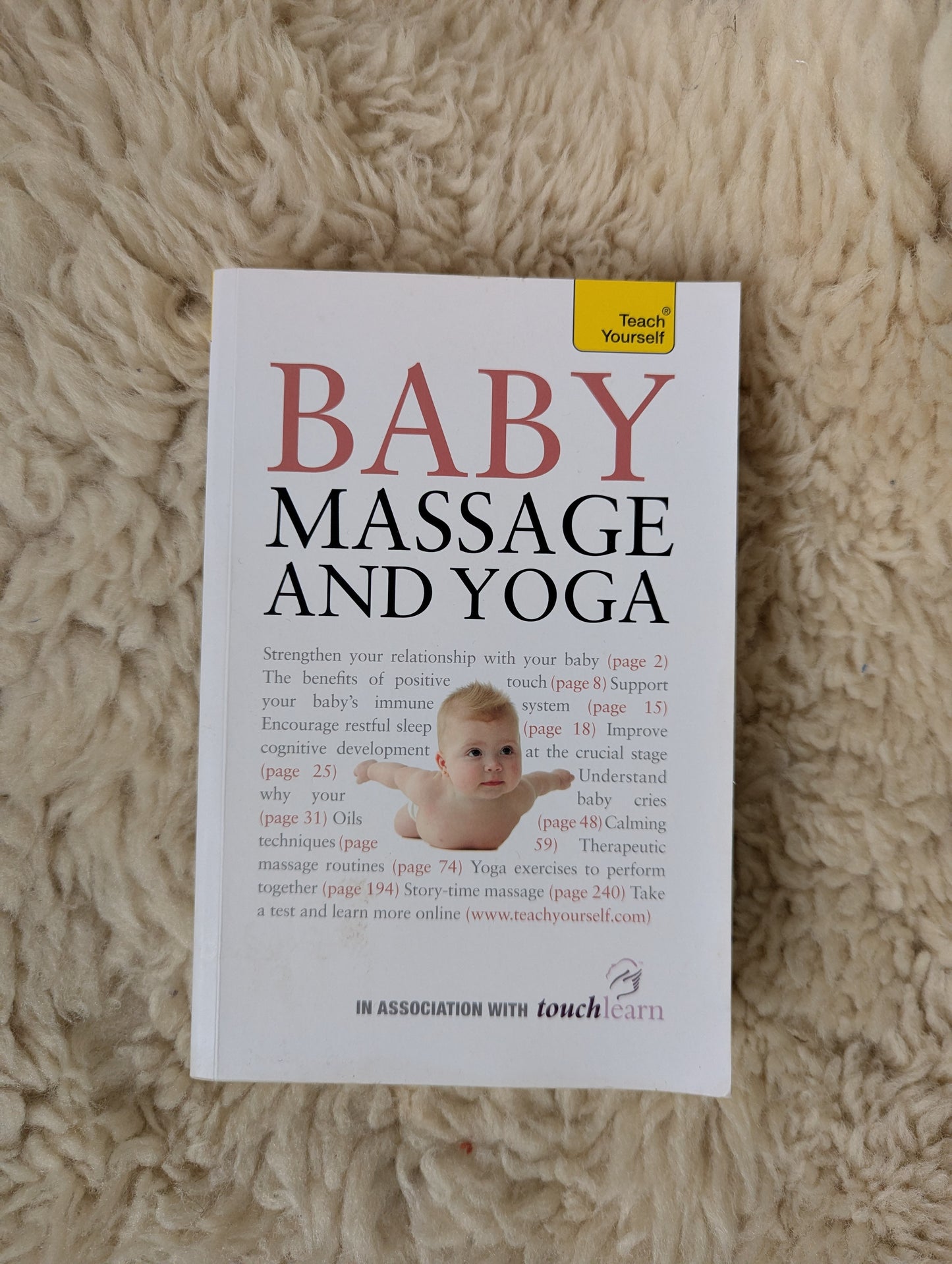 Boek - baby massage and yoga