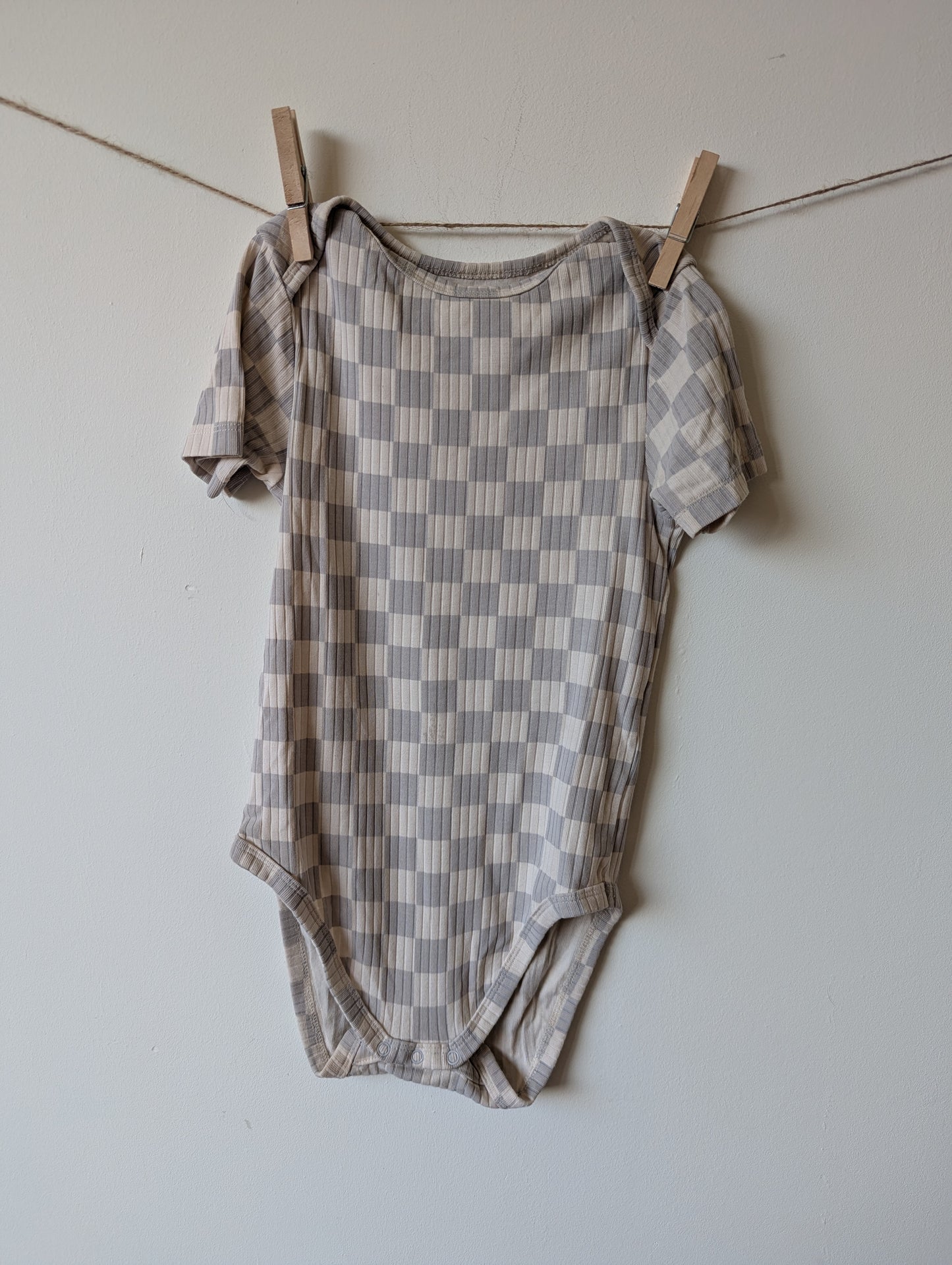 4 rompers (korte mouw) - mt 98/104