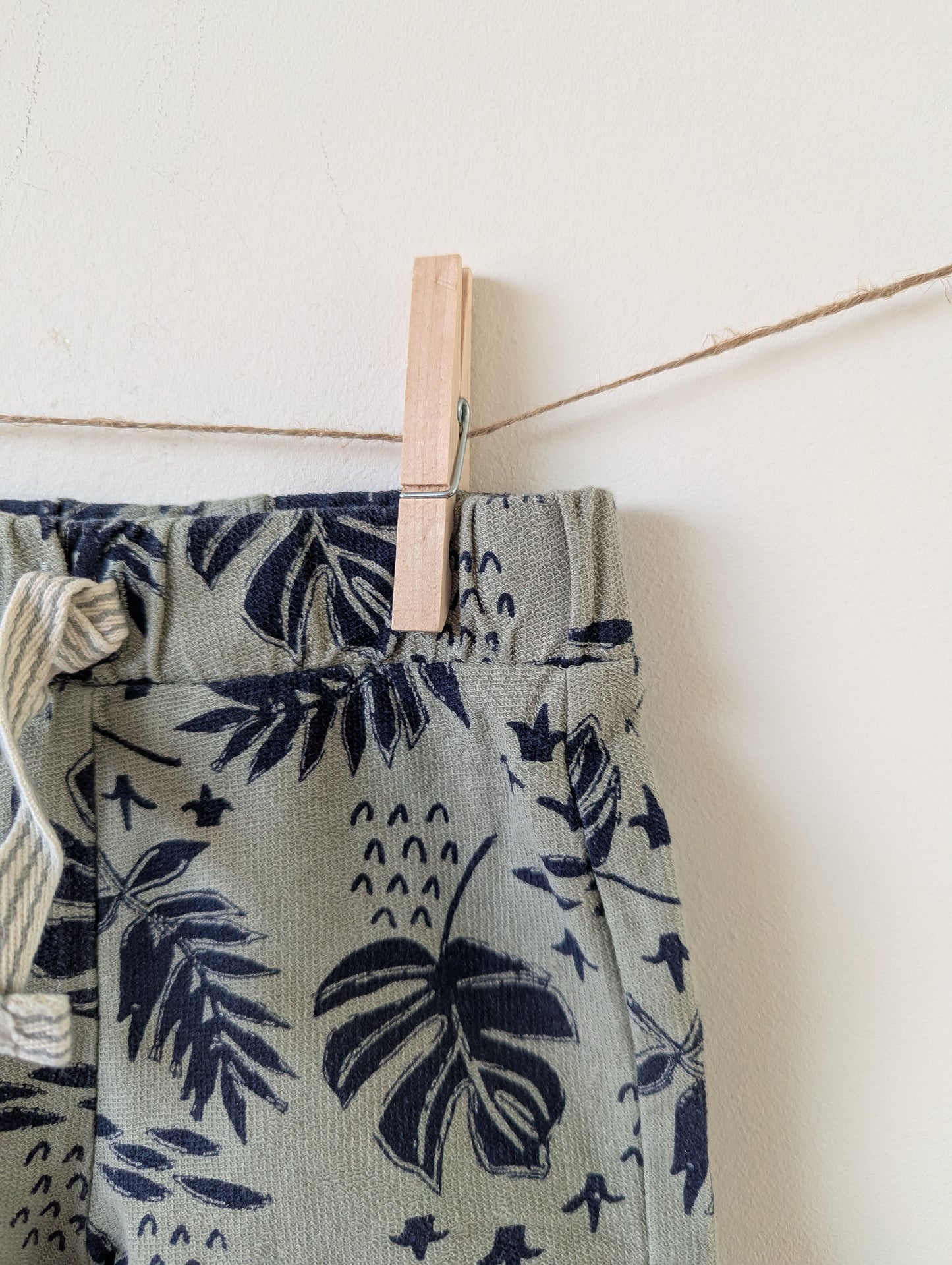 Korte broek - mt 68
