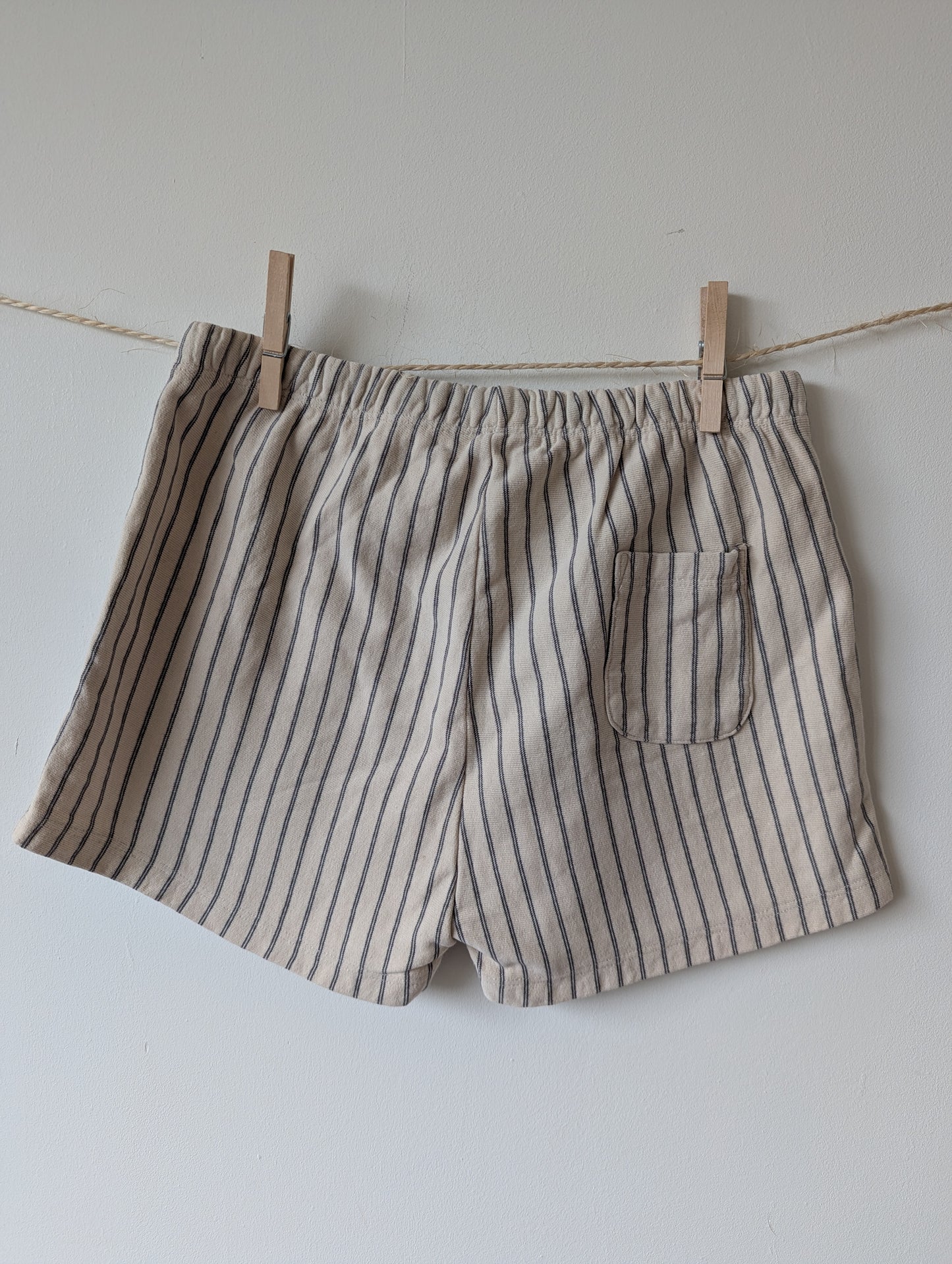 Korte broek - mt 146/152