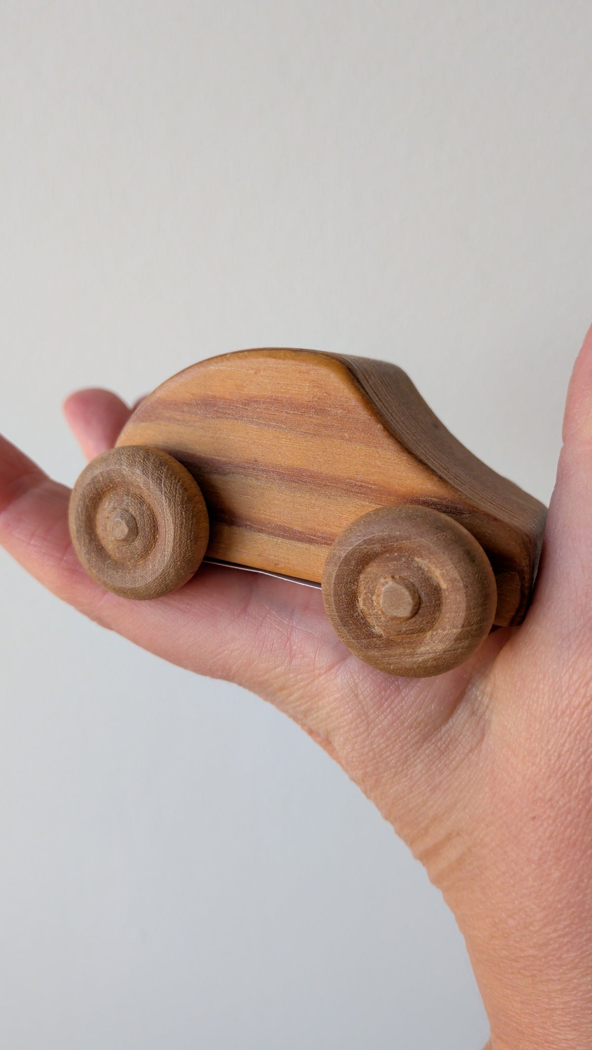 Houten speelgoedauto