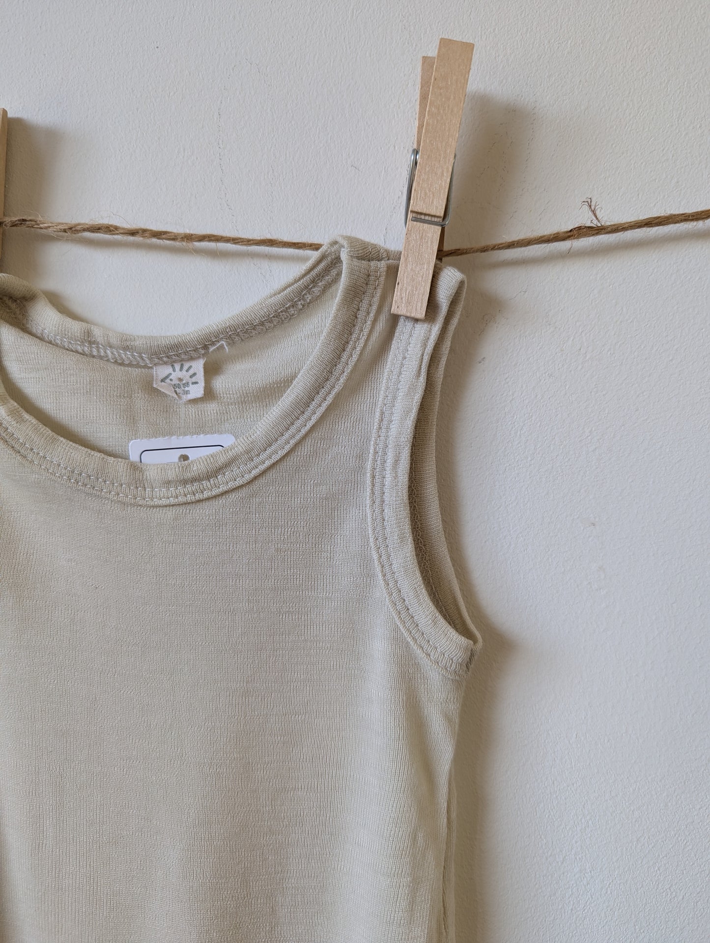 mouwloze romper - mt 50/56