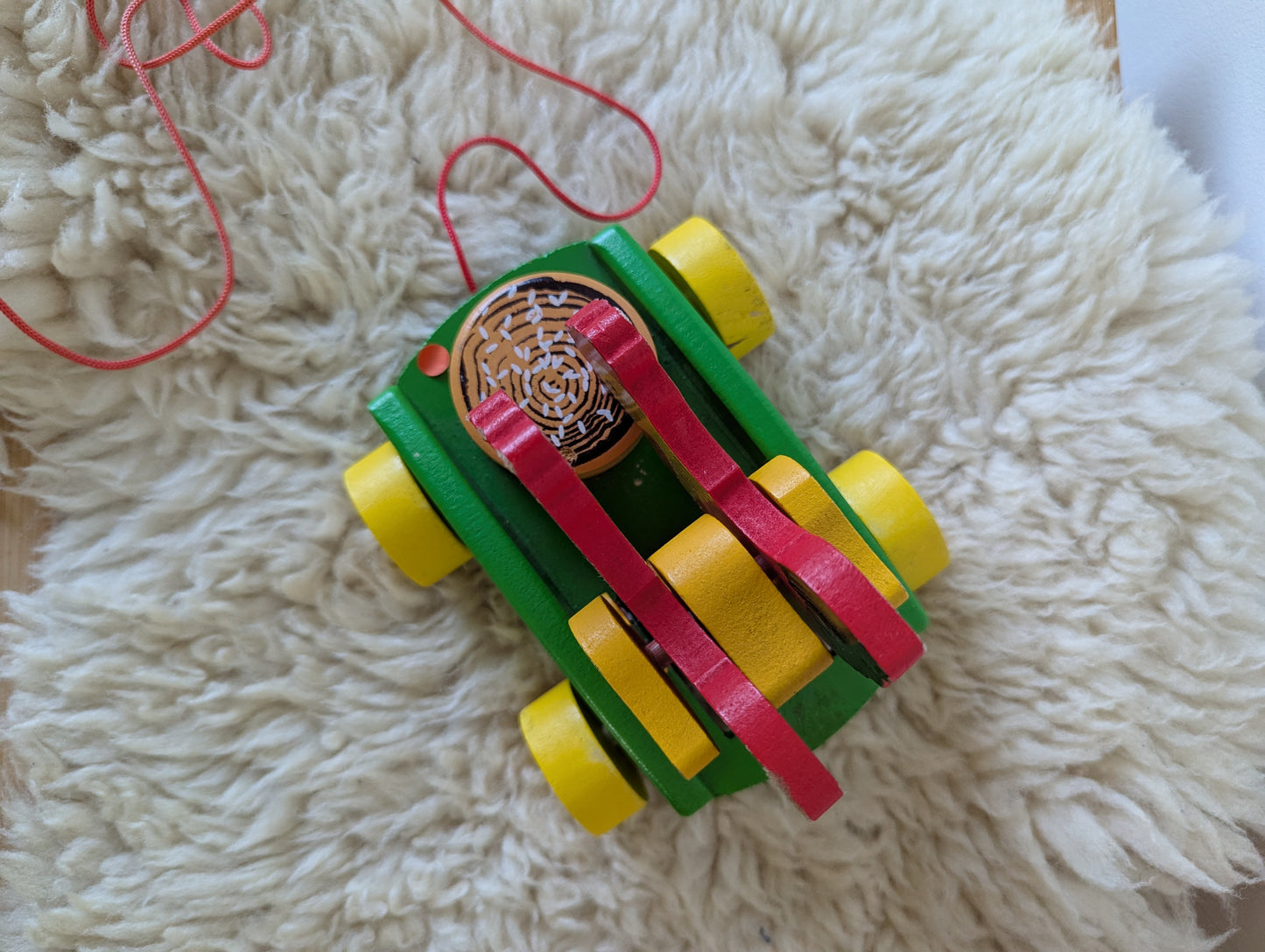 Houten kippenwagen