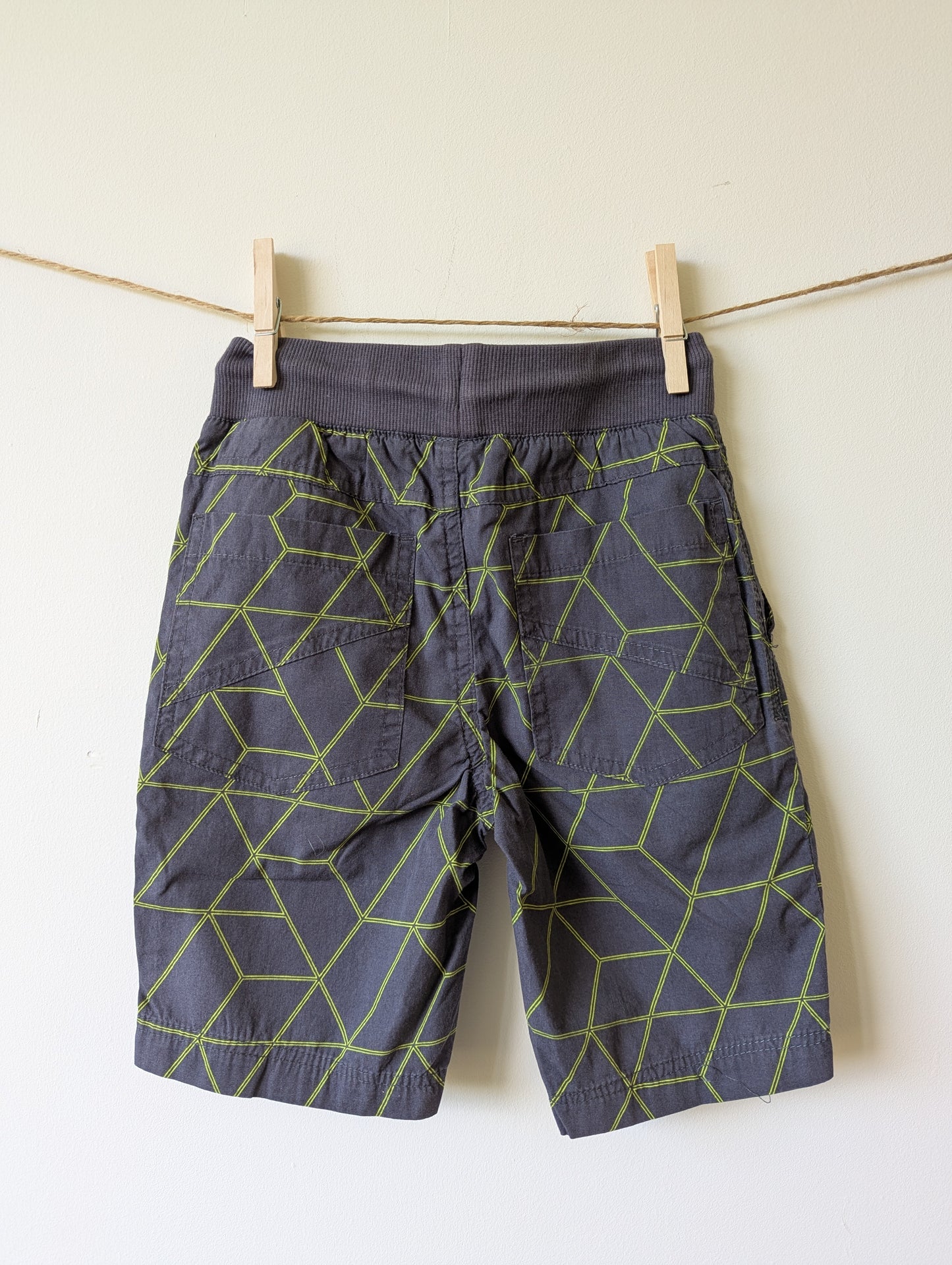 Korte broek - mt 104