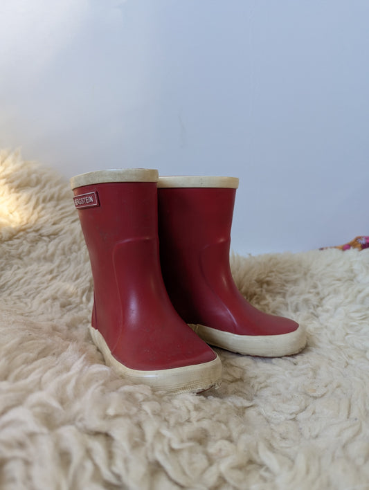 Rode laarsjes voor de regen - mt 22