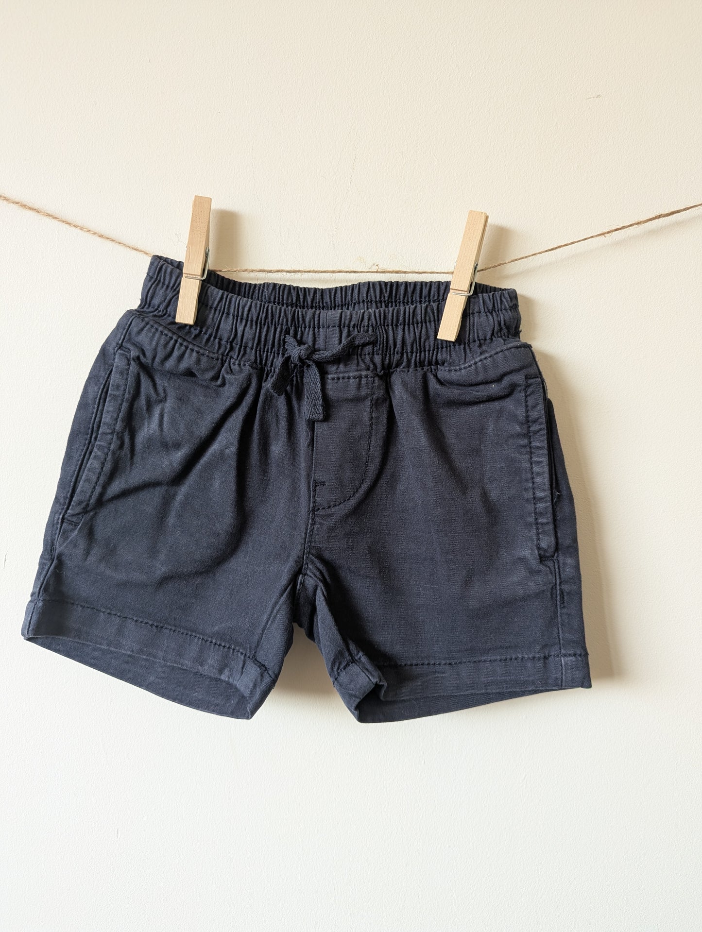 Korte broek - mt 92