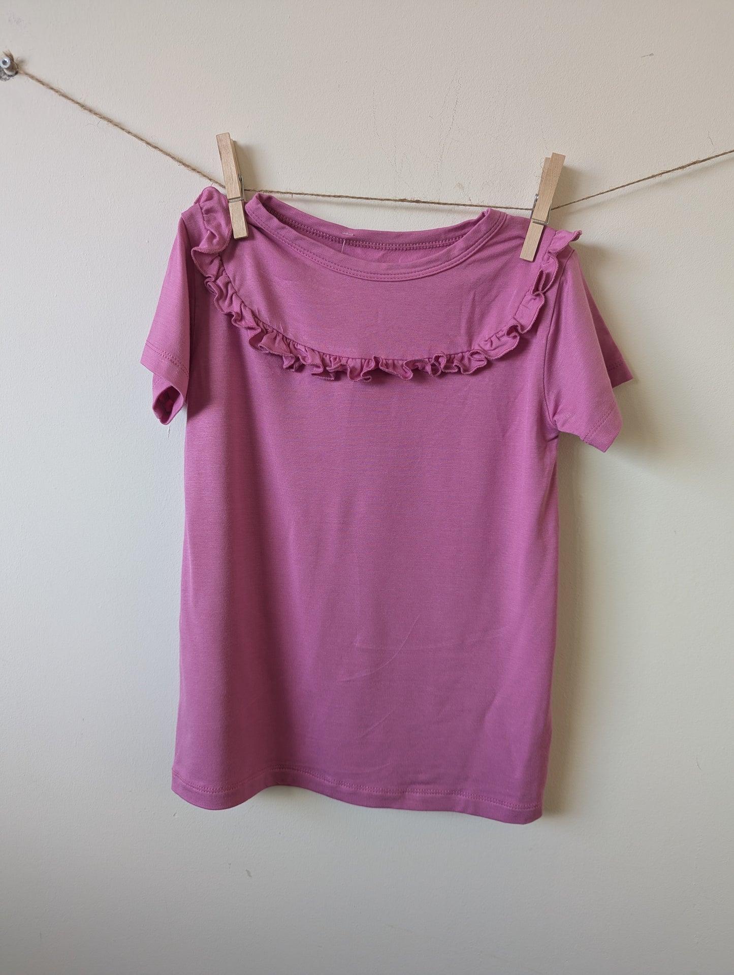T-shirt - mt 110/116  *nieuw*