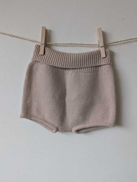 Korte broek - mt 68    *nieuw*